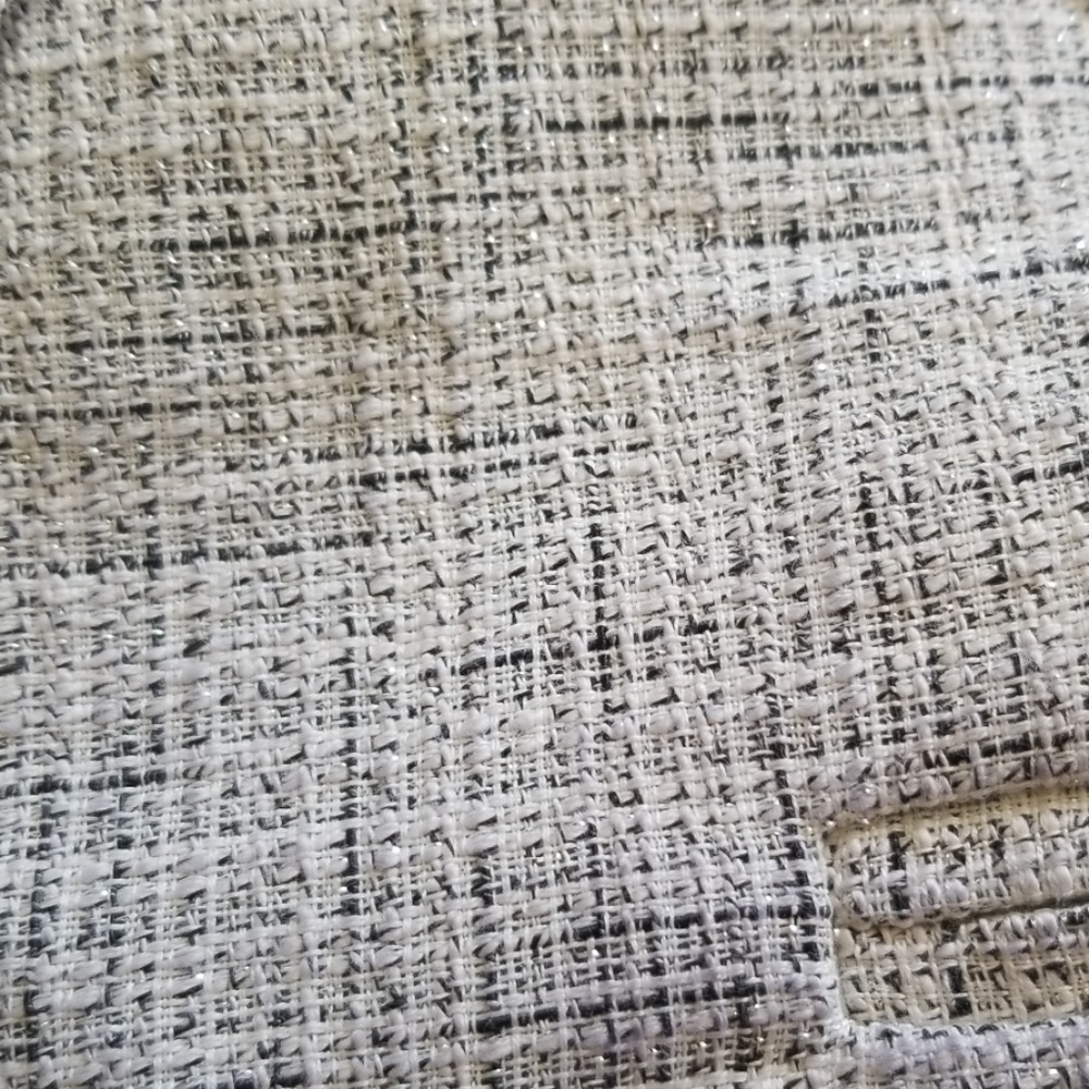 Blazer - Picture 4 of 4